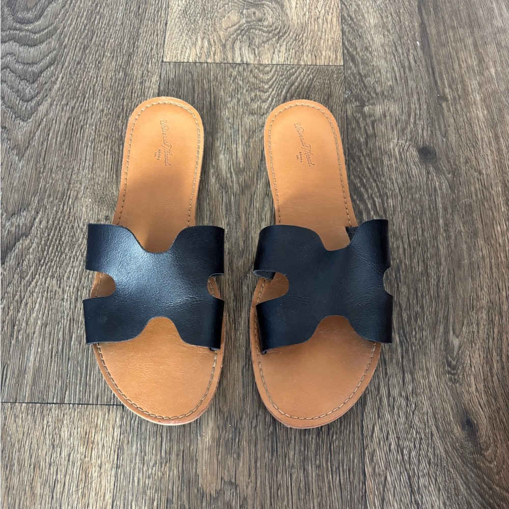 Black Universal Thread Sandals